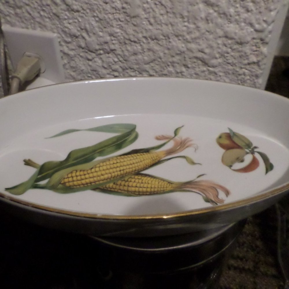 Vintage Royal Worcester Evesham Corn & Apples Casserole Dish - Picture 3 of 6